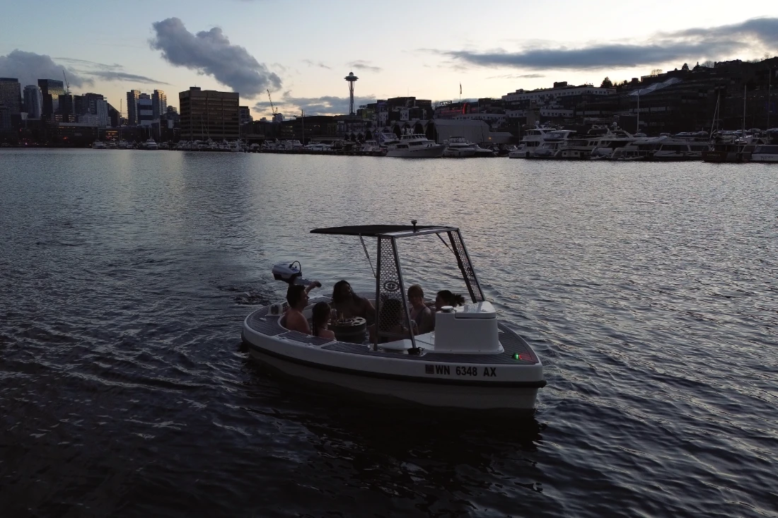 Seattle Jacuzzi Boat Rentals: The Ultimate Relaxation Experience